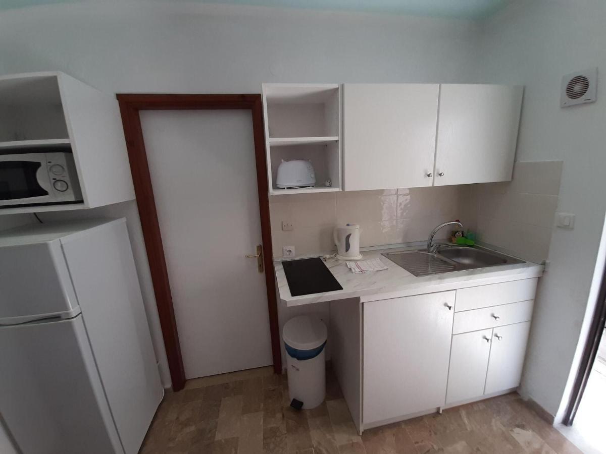Apartment Homely In With Balcony